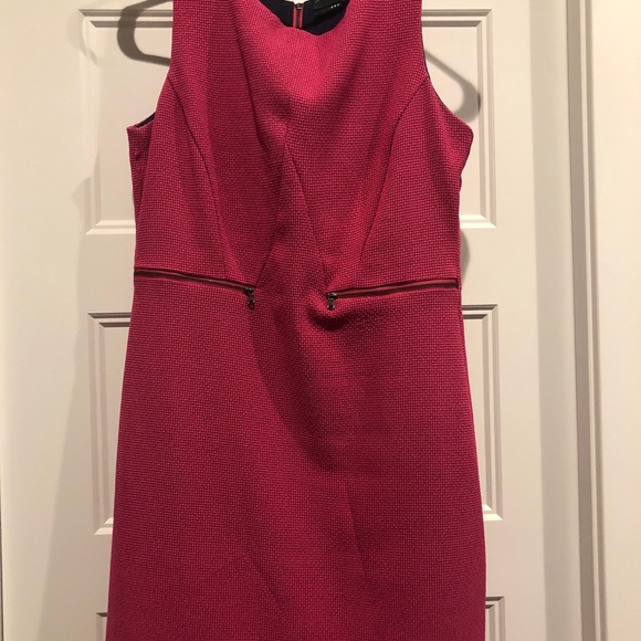 Dresses & Skirts - GABBY SKYE SLEEVELESS SHEATH DRESS